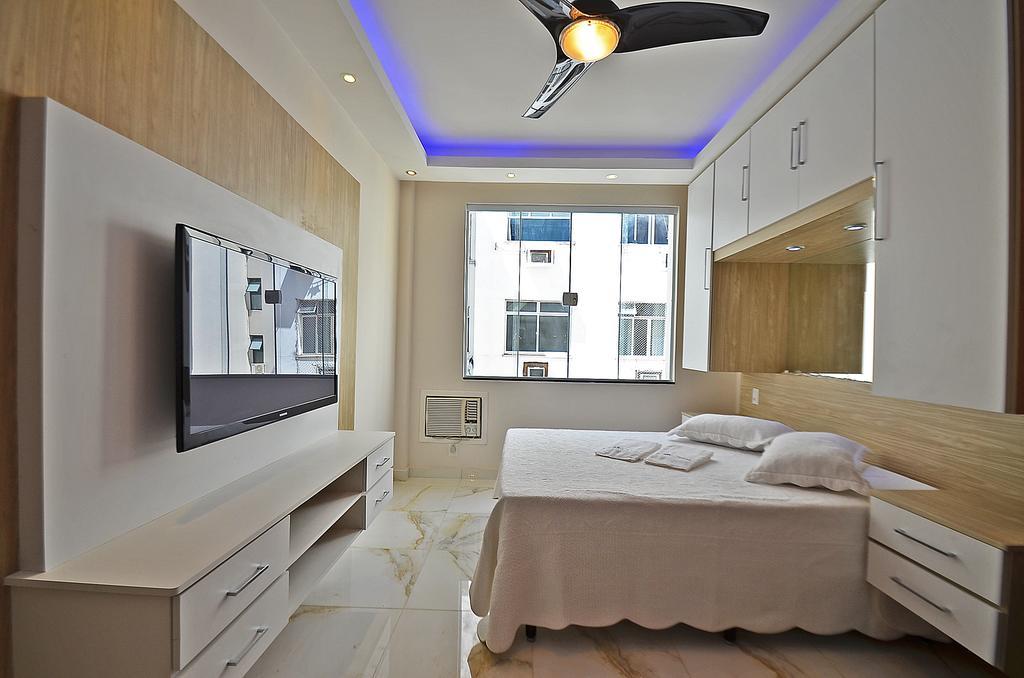 Copacabana Beach 48 *